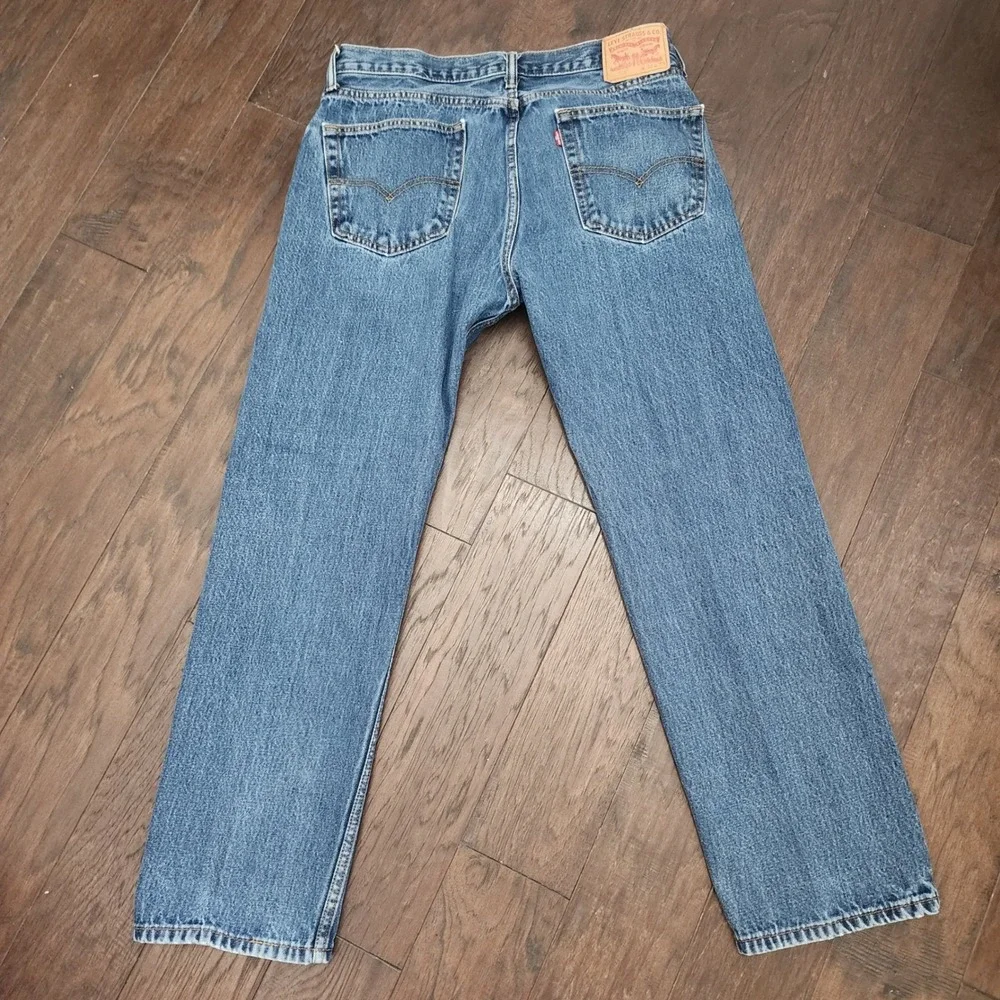 Levis 505 Regular Fit Straight Leg Jeans Mens 32x32 Medium Wash Blue Denim